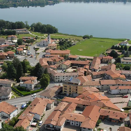 La Ξενοδοχείο 3*