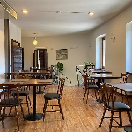 La Ξενοδοχείο 3*