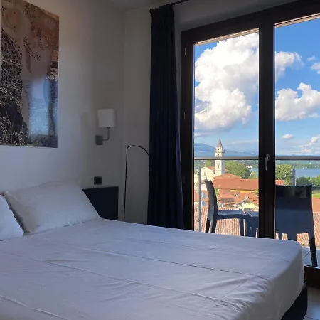 La Ξενοδοχείο 3*