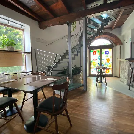 La Ξενοδοχείο 3*